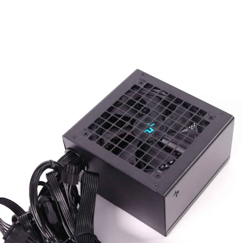 deepcool-fuente-de-poder-pn750d-80-gold-750w (3).webp